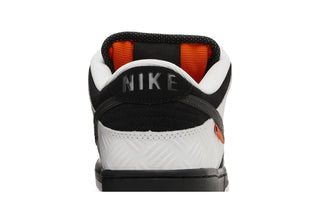 SB Dunk Low Tightboot