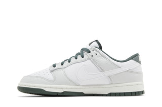 Dunk Low Retro SE Photon Dust Vintage Green