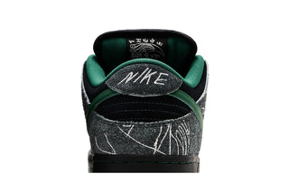 SB Dunk Low There Skateboard