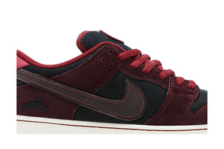 SB Dunk Low Riot Skateshop