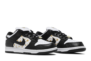 SB Dunk Low Supreme Black