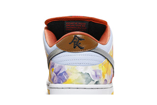 SB Dunk Low Street Hawker