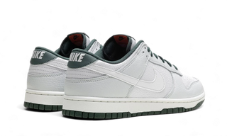 Dunk Low Retro SE Photon Dust Vintage Green